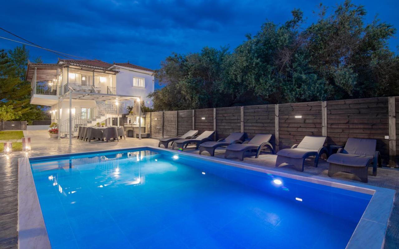 Ruvelis Villa Fiolitis Exterior photo